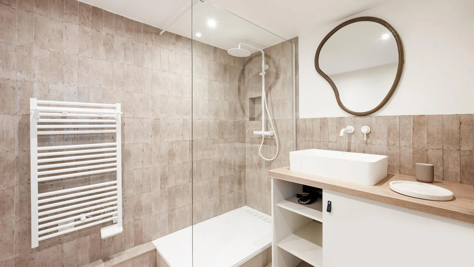 Noble Suites Parigi 0*,  Francia